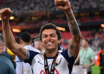 Match-winner Johnson delighted to end painful season with Europa League trophy
