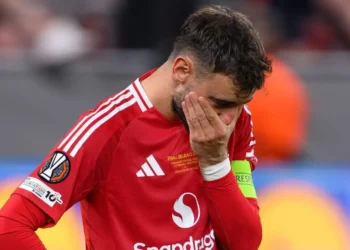 Man Utd captain Bruno Fernandes considering shock move to Al-Hilal