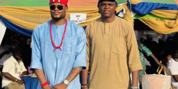 Kanu attends funeral of Nigeria goalkeeper, Nwabali’s parents