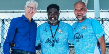 Wenger makes surprise visit to City training ahead of Club World Cup clash