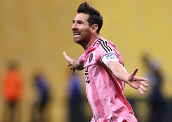 ‘He kept running’ – Messi praised for giving everything against Porto despite injury