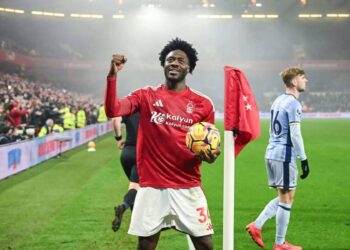 Ola Aina extends stay at Nottingham Forest