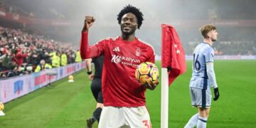 Ola Aina extends stay at Nottingham Forest