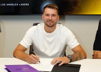 Luka Dončić commits to Lakers with three-year, $165M Extension