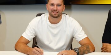 Luka Dončić commits to Lakers with three-year, $165M Extension