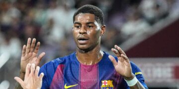 Rashford scores first Barcelona goal in five-nil rout