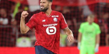 Ligue 1: Giroud strikes late for Lille, Lorient crush Rennes