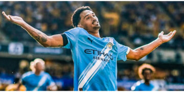 Reijnders on fire as Man City humiliate Wolves to start season in style