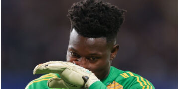 Manchester United pushing to complete €20m signing after Onana howlers in Carabao Cup exit