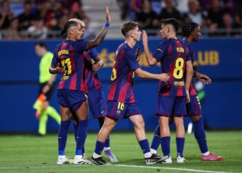 Barcelona clinches Gamper Trophy with a dominant rout of Como