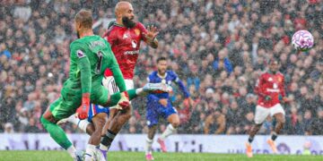 Man United edge Chelsea  in 10-apiece tussle at Old Trafford