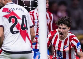 Julian Alvarez’s hat trick seals remontada over Vellacano as Sociedad edge Mallorca