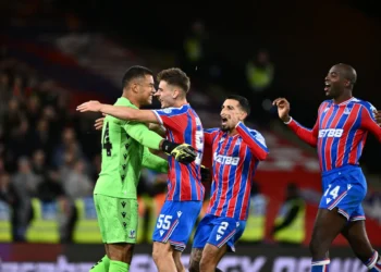 EFL Cup: Palace and Brentford triumph on penalties as Grimsby stun Sheffield Wednesday
