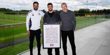 United celebrate Bruno Fernandes’ 100-goal milestone with special presentation