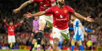 United overpower Brighton as Brentford stun Liverpool