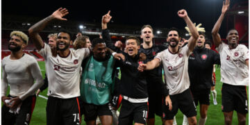 Conference League Roundup: AZ humiliated as late games serve up surprises