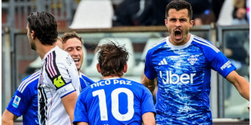 Serie A Roundup: Milan Edge Fiorentina as Como stun Juventus