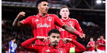 Europa League: Sean Dyche leads Forest to crucial win in dream debut