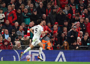 Premier League Roundup: Villa edge Spurs, Maguire leads United to Anfield upset