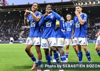 Toulouse stun Lyon, Strasbourg run riot, PSG held at Lille