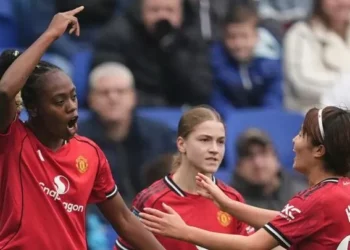 WSL round-up: Chelsea maintain lead, Arsenal end winless run, Man Utd win big