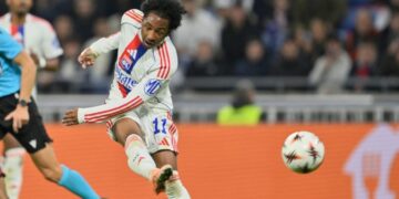 Ligue 1 roundup: Lyon struggles continue, Giroud strikes in Lille win