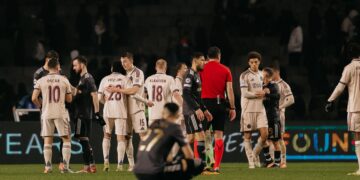 Ajax overpower Qarabag to secure first win as Copenhagen snatch late victory at Villareal