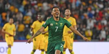 South Africa survive Zimbabwe ambush to progress into last 16