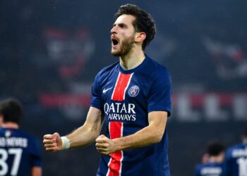 Five-star PSG dismantle Rennes to narrow gap with Lens