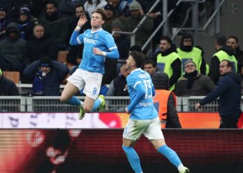 McTominay’s brace keep Napoli’s title defense alive at Inter