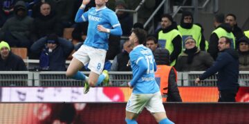 McTominay’s brace keep Napoli’s title defense alive at Inter