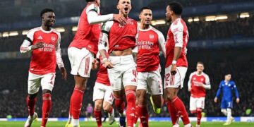 Carabao Cup: Arsenal survive late Chelsea charge to take first leg advantage