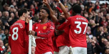 Derby day delight as Carrick’s Manchester United out class City-rivals