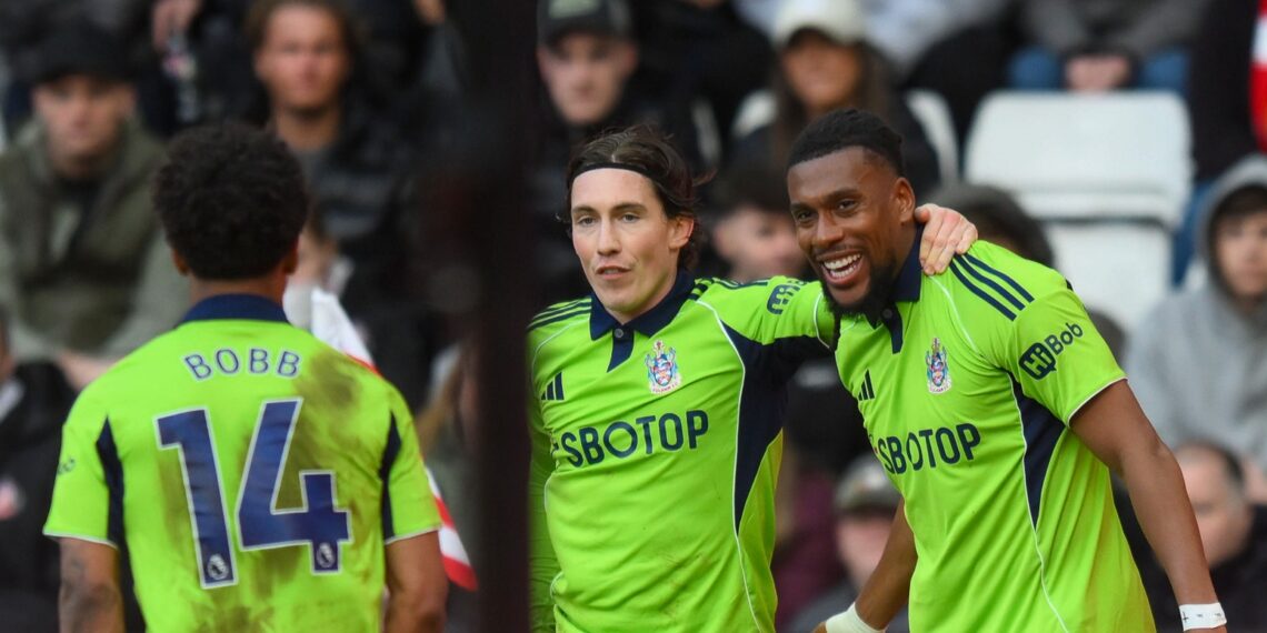 Alex Iwobi helps Fulham end losing streak as Arokodare misses penalty in Wolves’ relegation battle