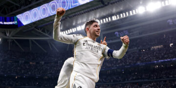 Valverde’s hat trick sinks City, PSG rolls over Chelsea, and Arsenal escapes defeat at Leverkusen
