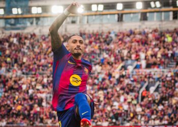 Raphinha’s hat trick helps Barcelona dismantle Sevilla to restore four-point lead over Real Madrid