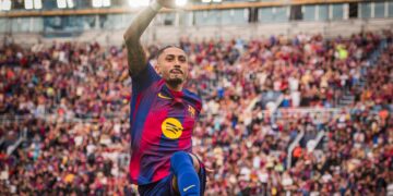 Raphinha’s hat trick helps Barcelona dismantle Sevilla to restore four-point lead over Real Madrid