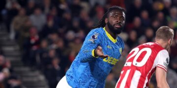 Arokodare rescues Wolves from defeat as survival battle continues