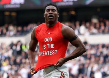 AWONIYI SCORES FOR NOTTINGHAM