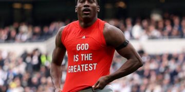 AWONIYI SCORES FOR NOTTINGHAM