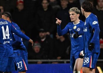 FA Cup Round-Up: Heavyweights Survive as Wrexham and Mansfield Heroics Fall Just Short