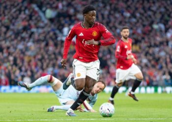 Manchester United stings Brentford to keep Champions League dream at arm’s reach