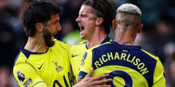 Tottenham beat Aston Villa to keep survival hope alive