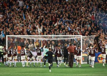 Aston Villa crush Nottingham Forest to book Europa League final