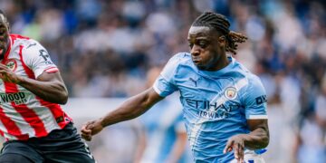 Man City roll over Brentford to close in on Arsenal