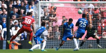 Chelsea hold Liverpool to a draw as European dream fades