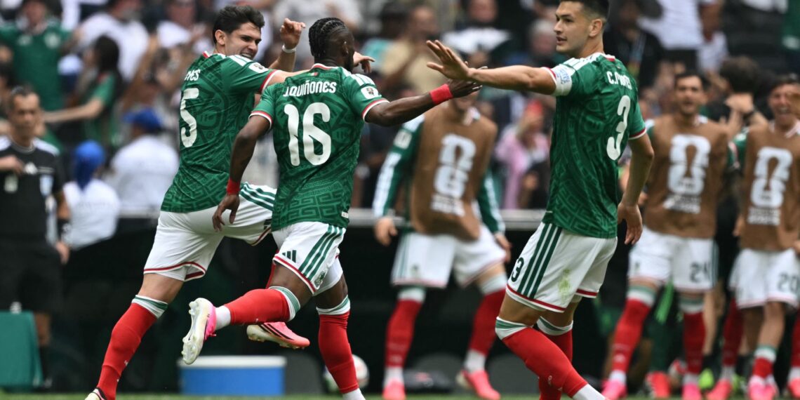 Piss poor Mexico punish sloppy South Africa in World Cup curtain-raiser