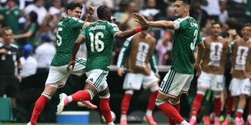 Piss poor Mexico punish sloppy South Africa in World Cup curtain-raiser