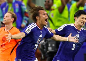 Japan squeeze point out of Oranje in Group F curtain-raiser