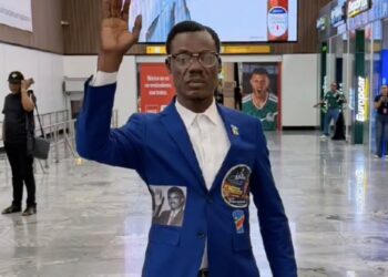 DR Congo’s Iconic ‘Statue Superfan’ Arrives for Crucial World Cup Clash